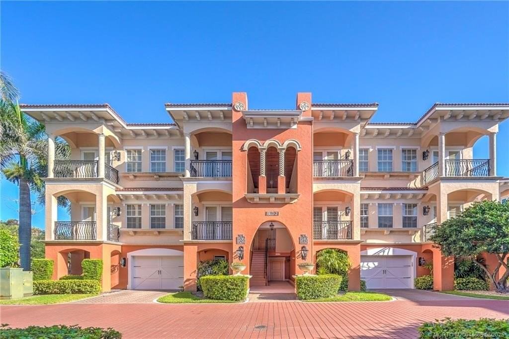 1528 Ne Outrigger Landings Dr Unit 208 #208 - Photo 4 of 50