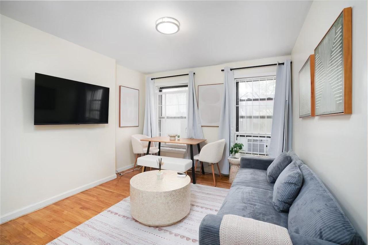 227 E 30th St #1473158P - Photo 2 of 7