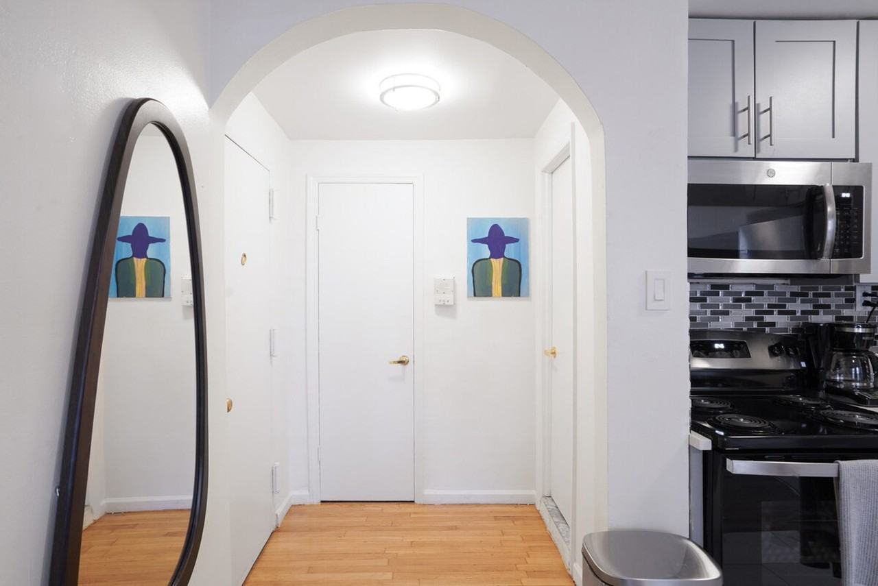 227 E 30th St #1473158P - Photo 5 of 7