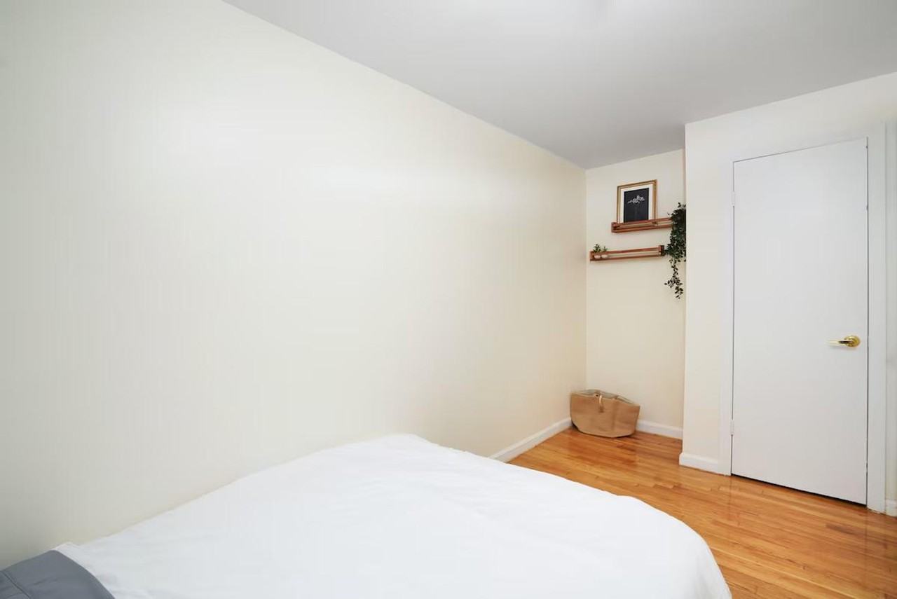 227 E 30th St #1473158P - Photo 7 of 7