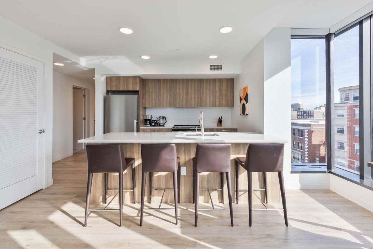 79 Queensberry St #1039265P - Photo 2 of 37