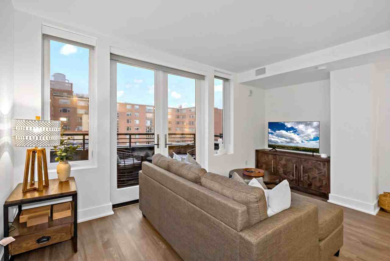 1800 Massachusetts Ave Nw #1473416P - Photo 4 of 31