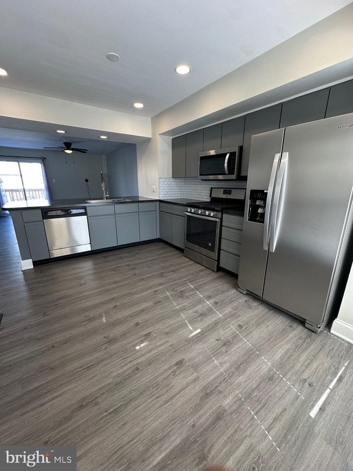 650 Corsica Ave - Photo 3 of 27