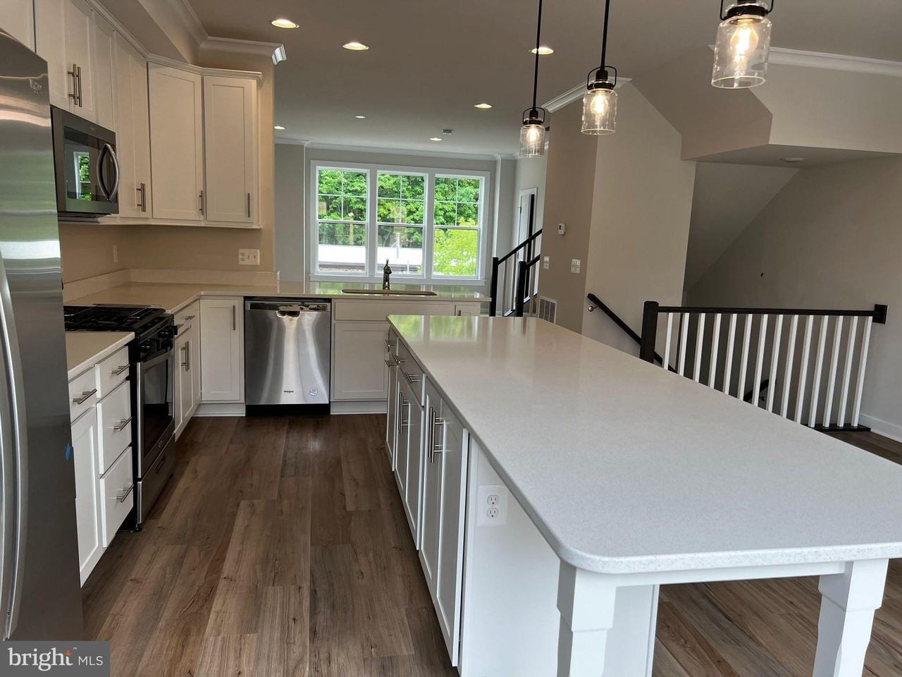 110 Kinross Ln - Photo 4 of 14