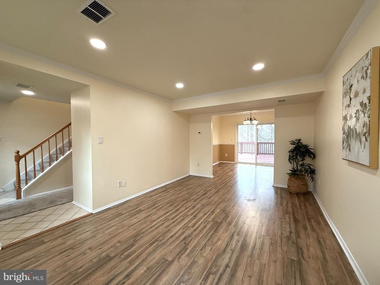 5278 Lonsdale Dr - Photo 6 of 32