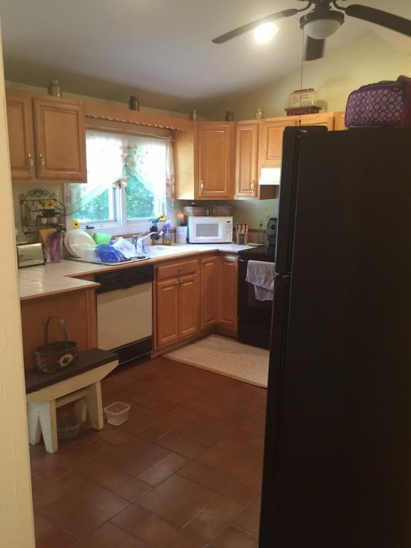 152 Walker St - Photo 4 of 6