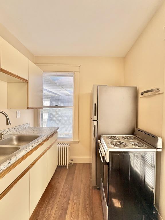 52 S Chestnut St Apt 4 - Photo 6 of 11