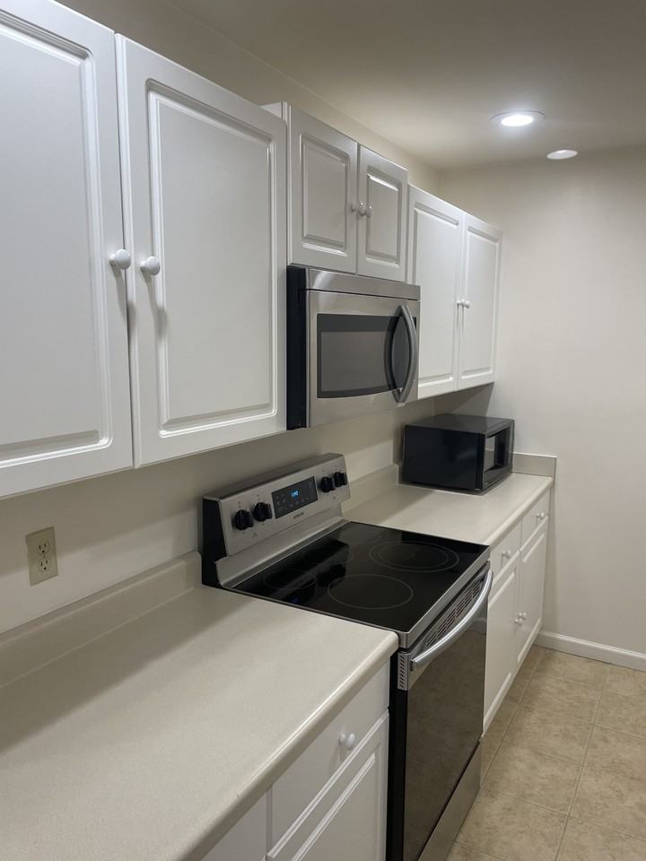 904 22nd St #902 - Photo 3 of 11