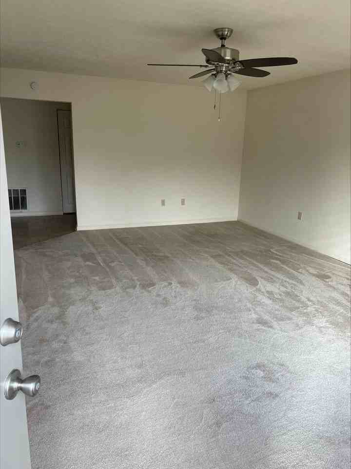 904 22nd St #902 - Photo 4 of 11