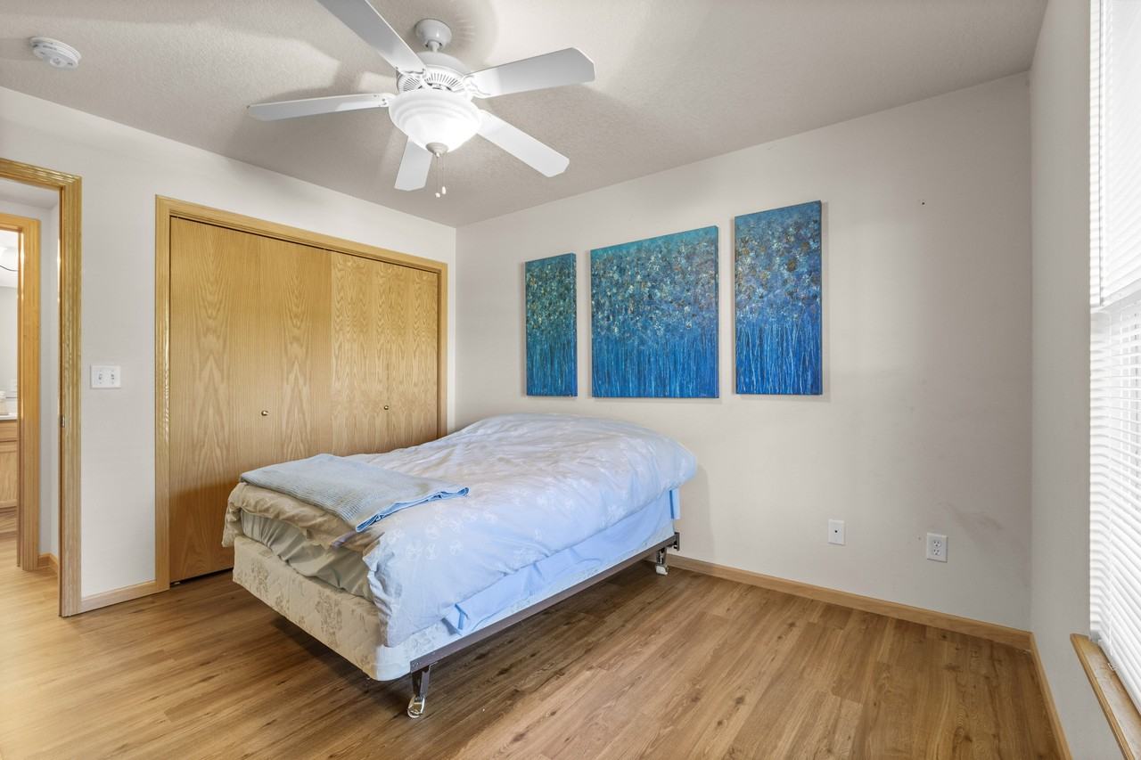 1552 Cook Cir - Photo 3 of 25