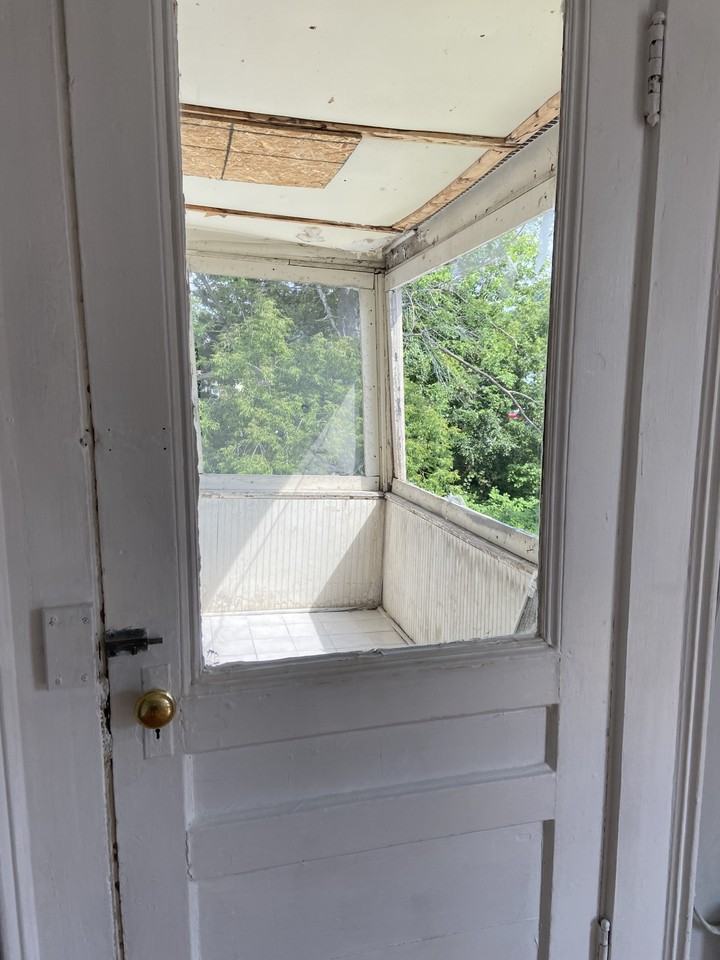 97 Boynton Ave #4 - Photo 5 of 7