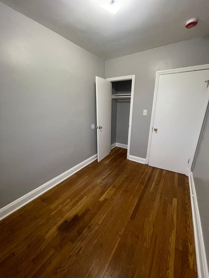 4919 Schaub Ave - Photo 3 of 13