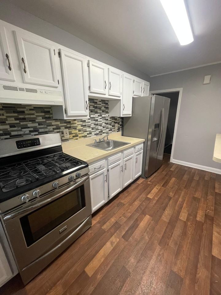 4919 Schaub Ave - Photo 5 of 13