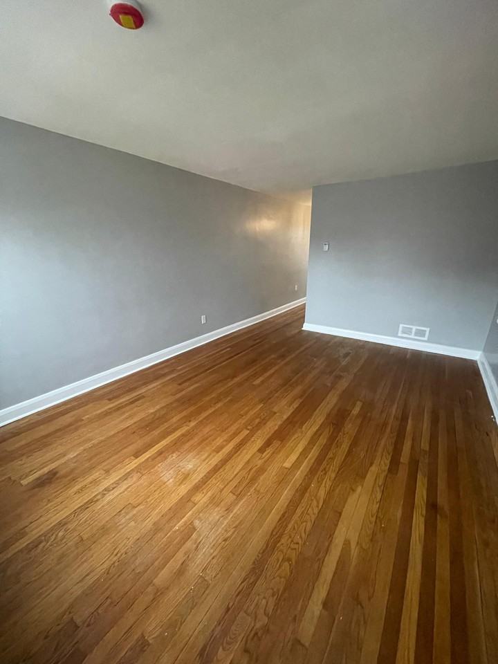 4919 Schaub Ave - Photo 6 of 13