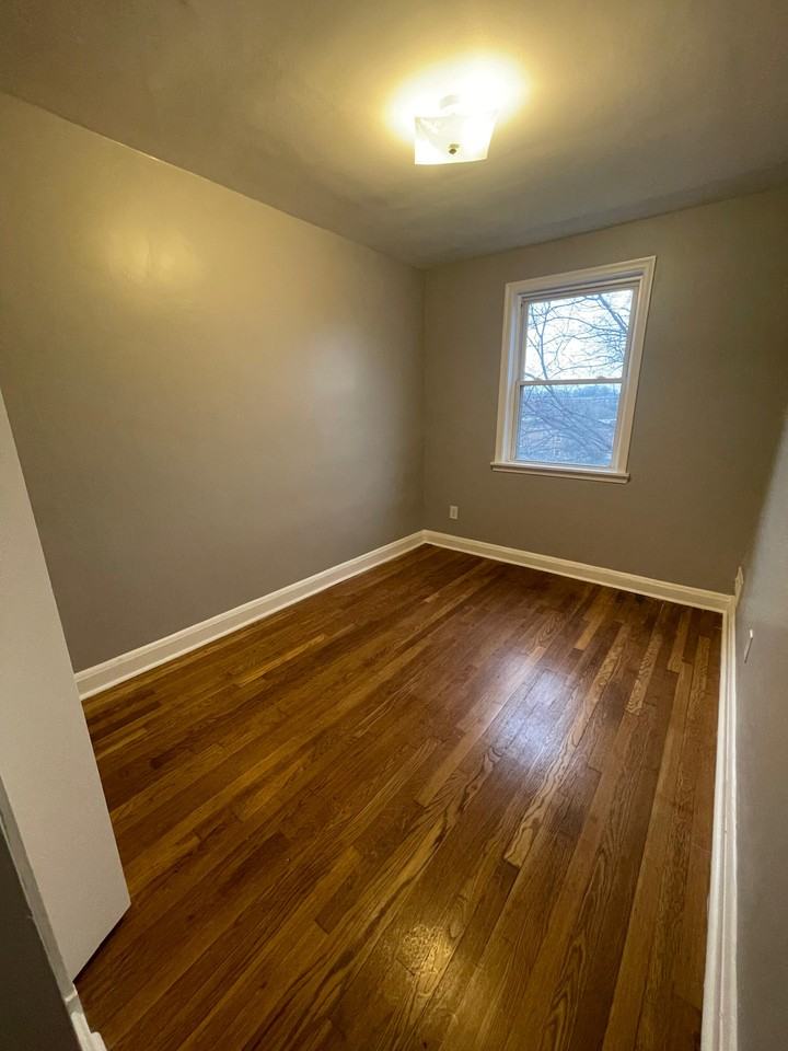 4919 Schaub Ave - Photo 7 of 13