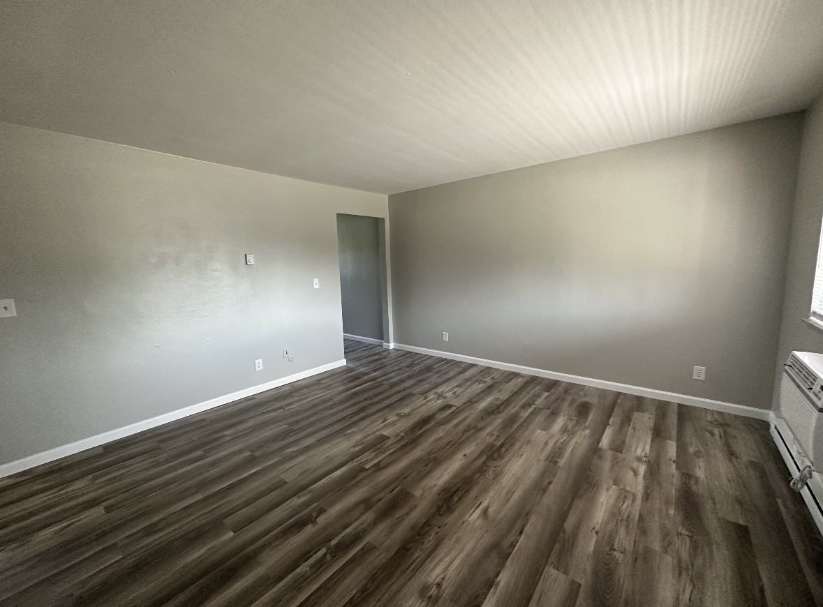 920 N Detroit St #25 - Photo 3 of 8