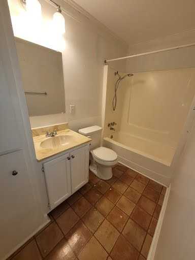 110 Lyon St #1R - Photo 3 of 10