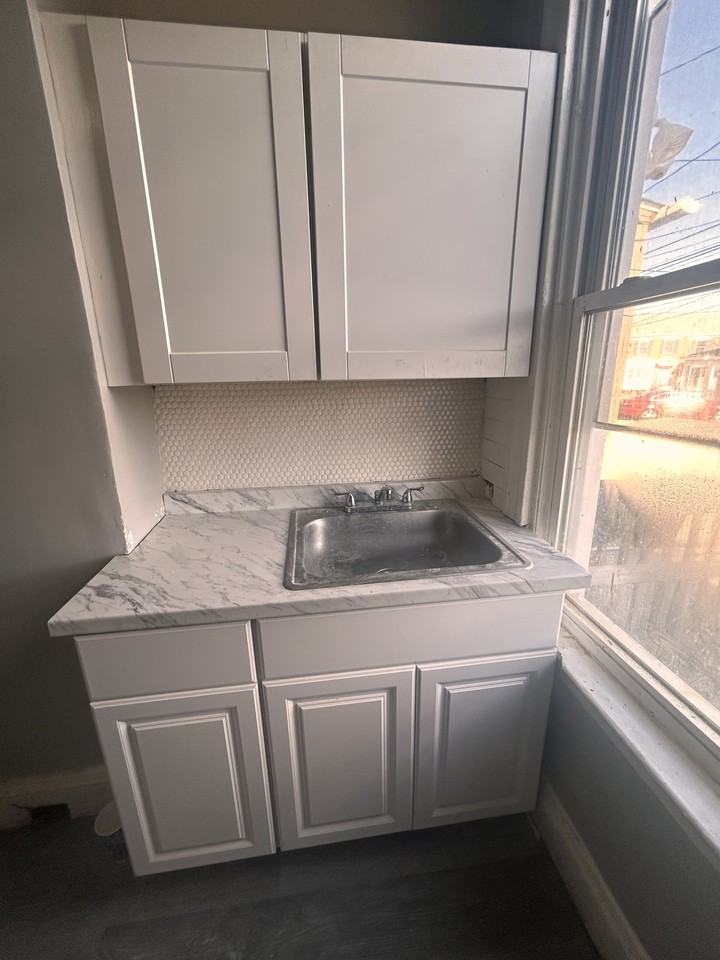 519 Sanford Pl - Photo 5 of 12