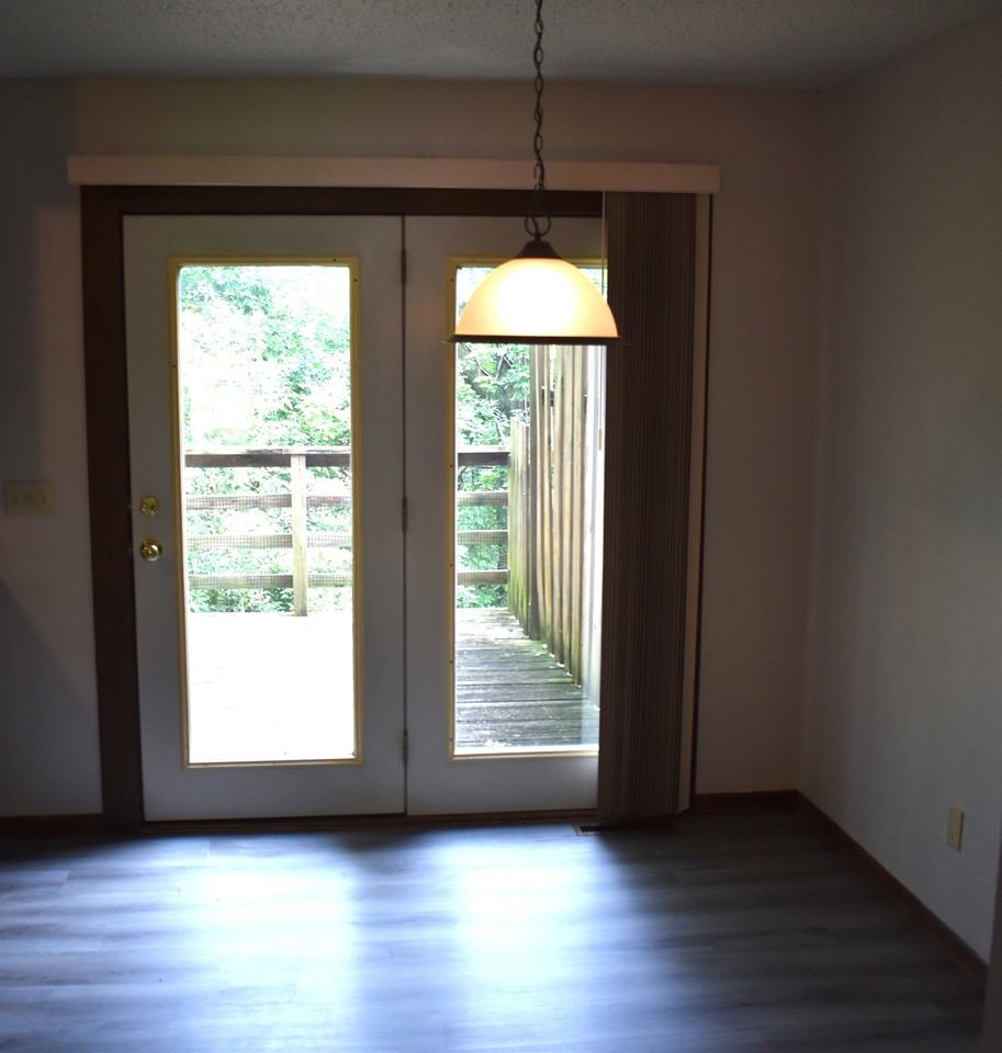 1317 Southview Cir - Photo 5 of 13