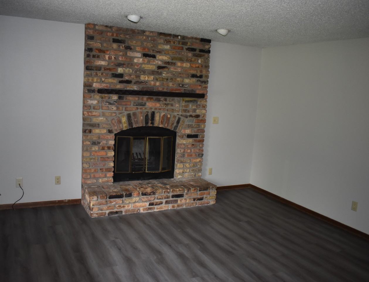 1317 Southview Cir - Photo 6 of 13