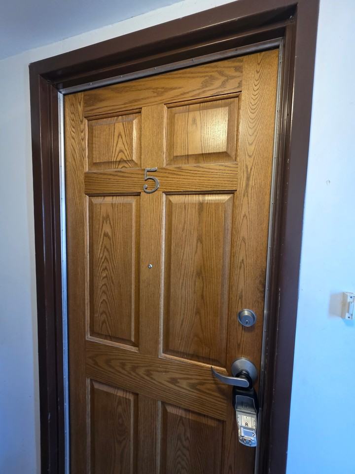 230 S Dubuque St #5 - Photo 3 of 11