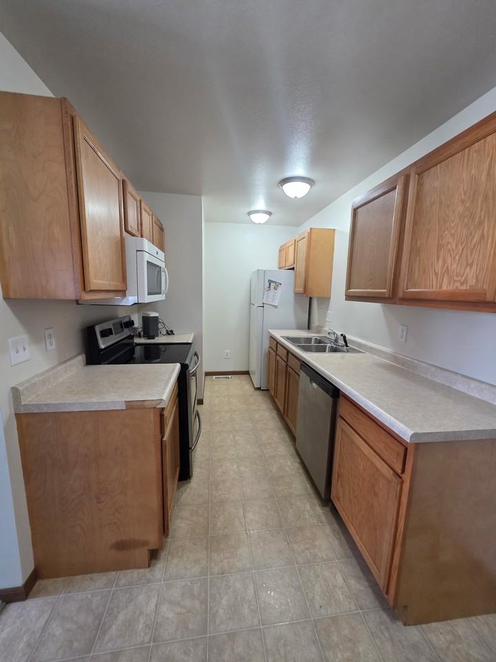 230 S Dubuque St #5 - Photo 5 of 11