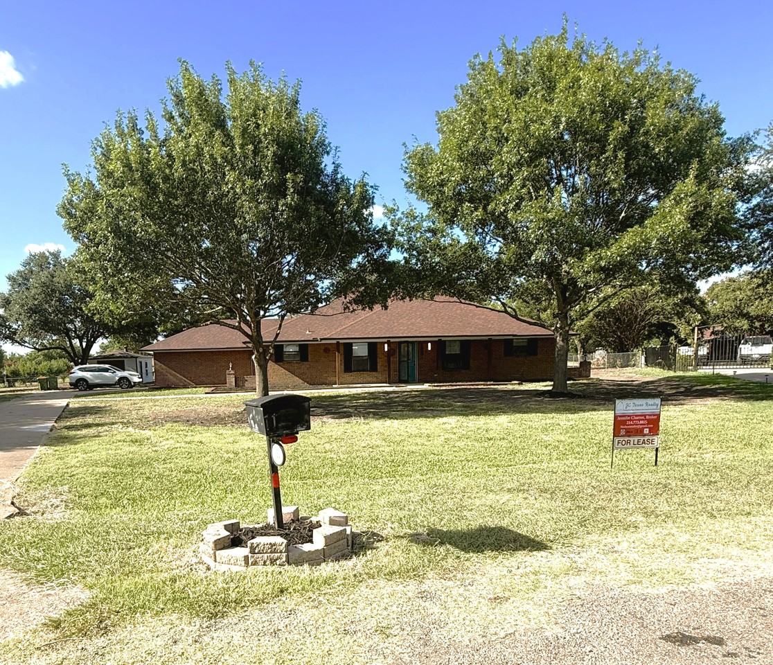 11 Maree Ct - Photo 2 of 50