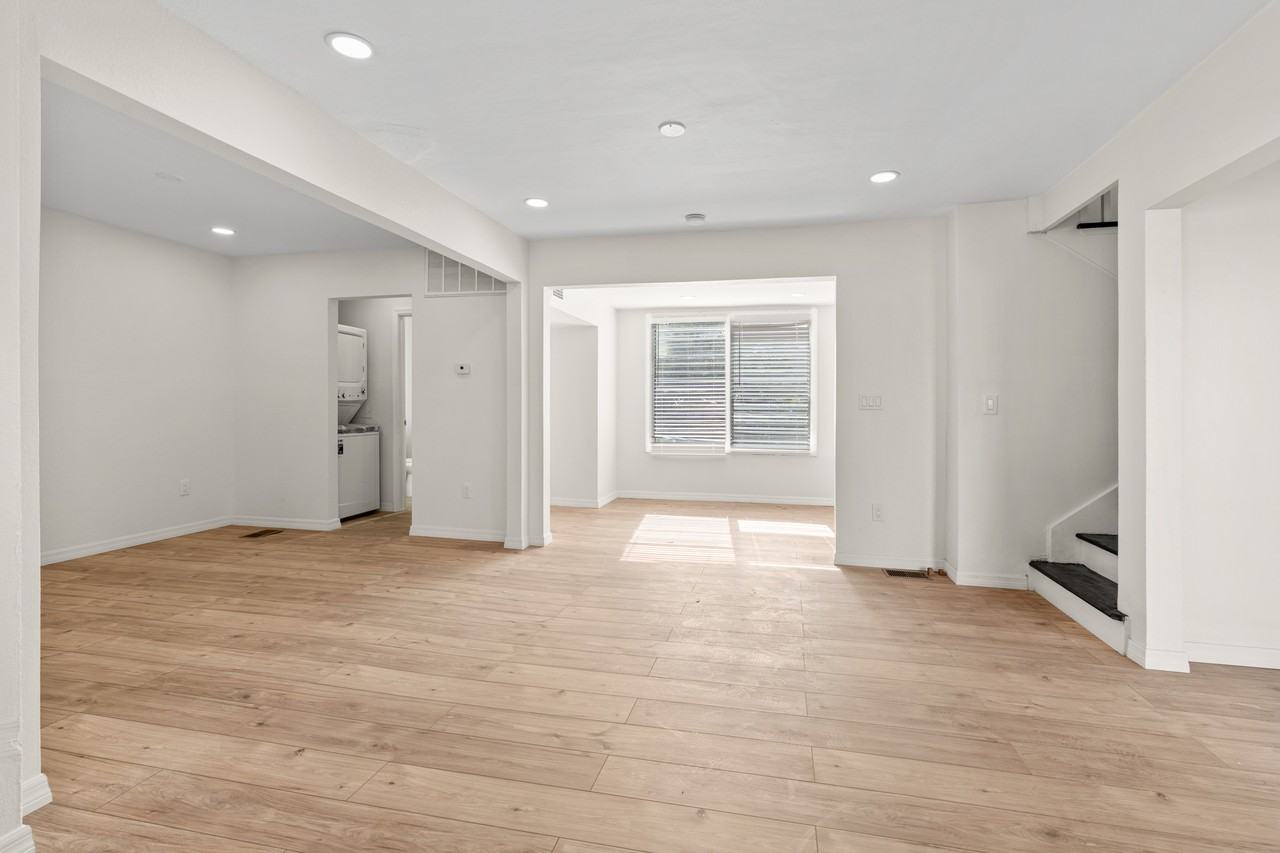 402 S Franklin St - Photo 5 of 24