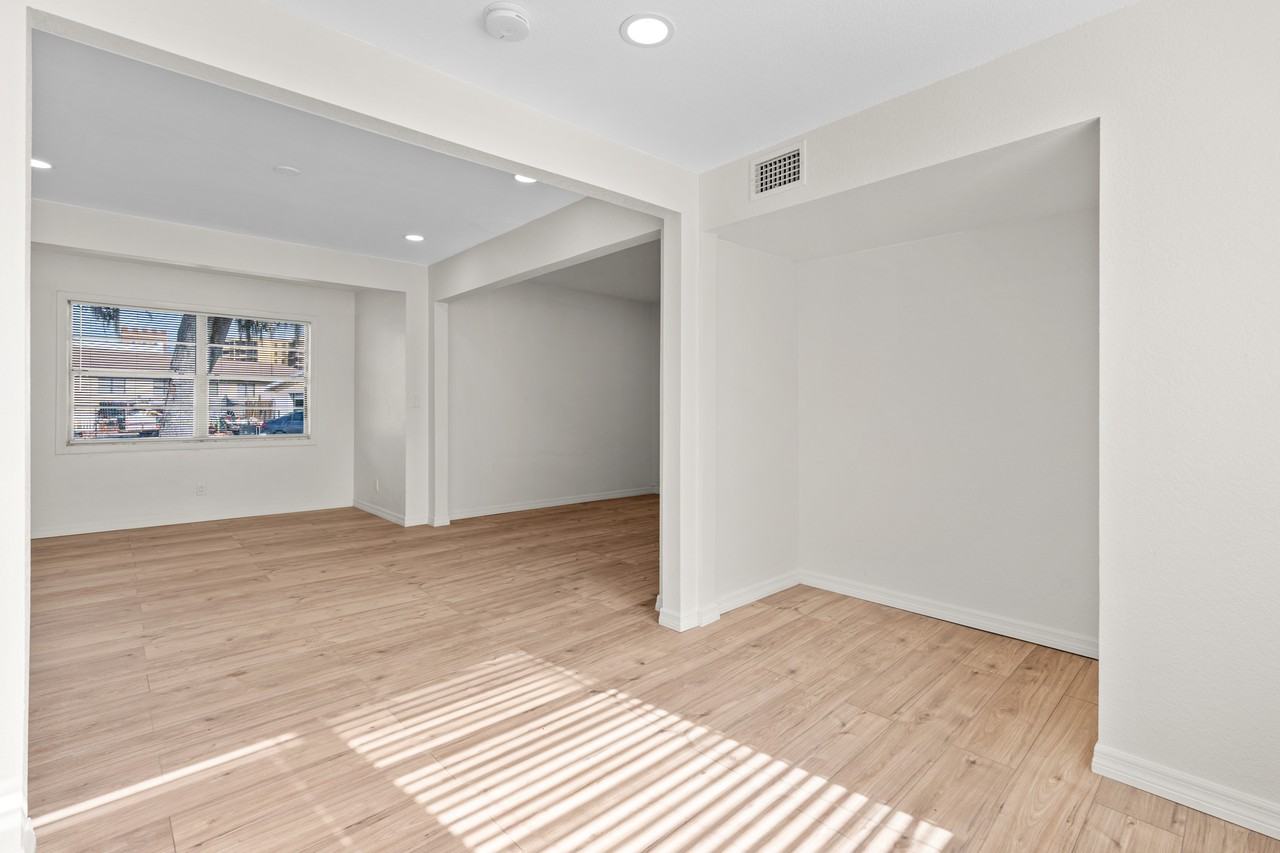 402 S Franklin St - Photo 6 of 24