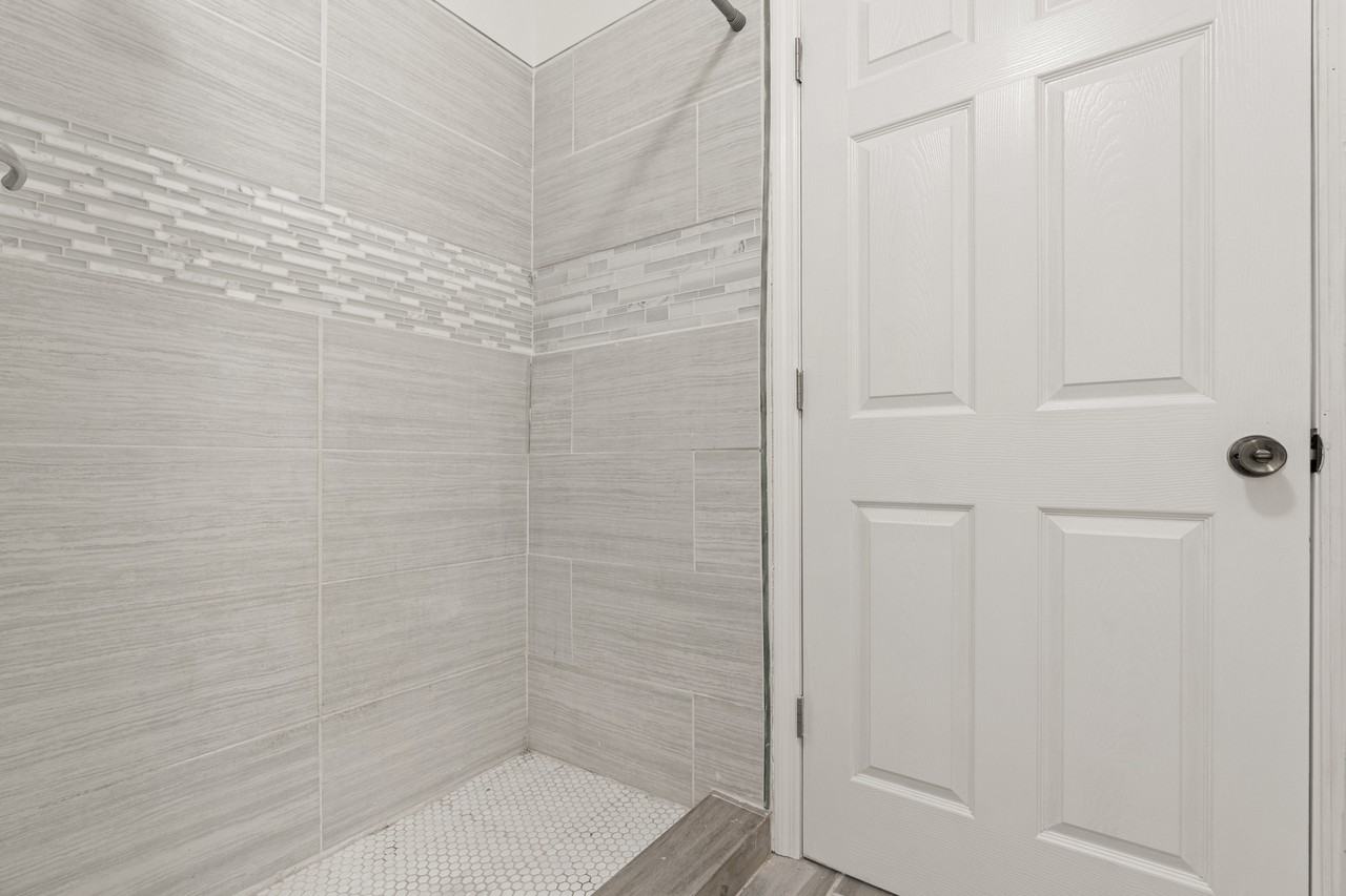 402 S Franklin St - Photo 7 of 24