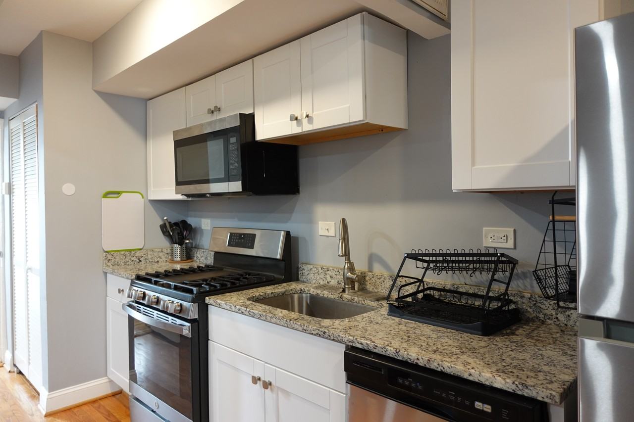 1228 18th St Ne - Photo 5 of 11