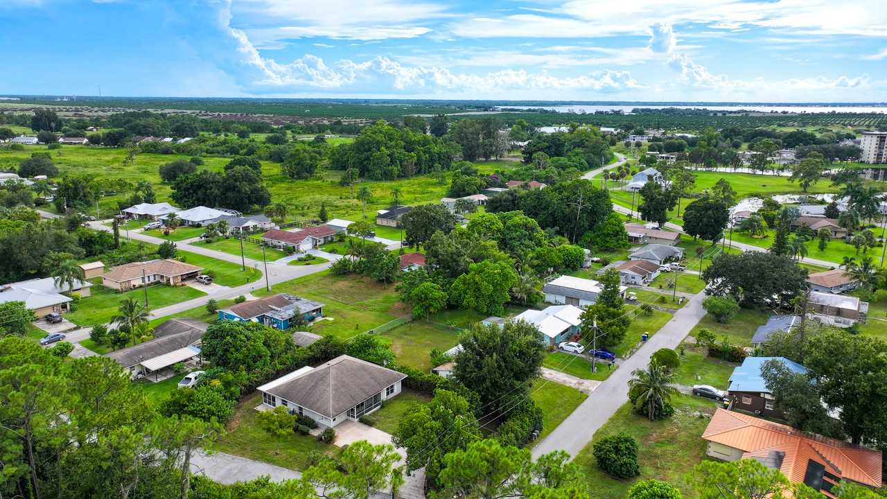 208 Serenade Dr - Photo 4 of 5