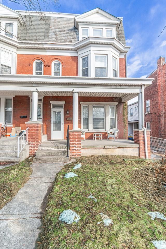 615 N George St - Photo 2 of 17