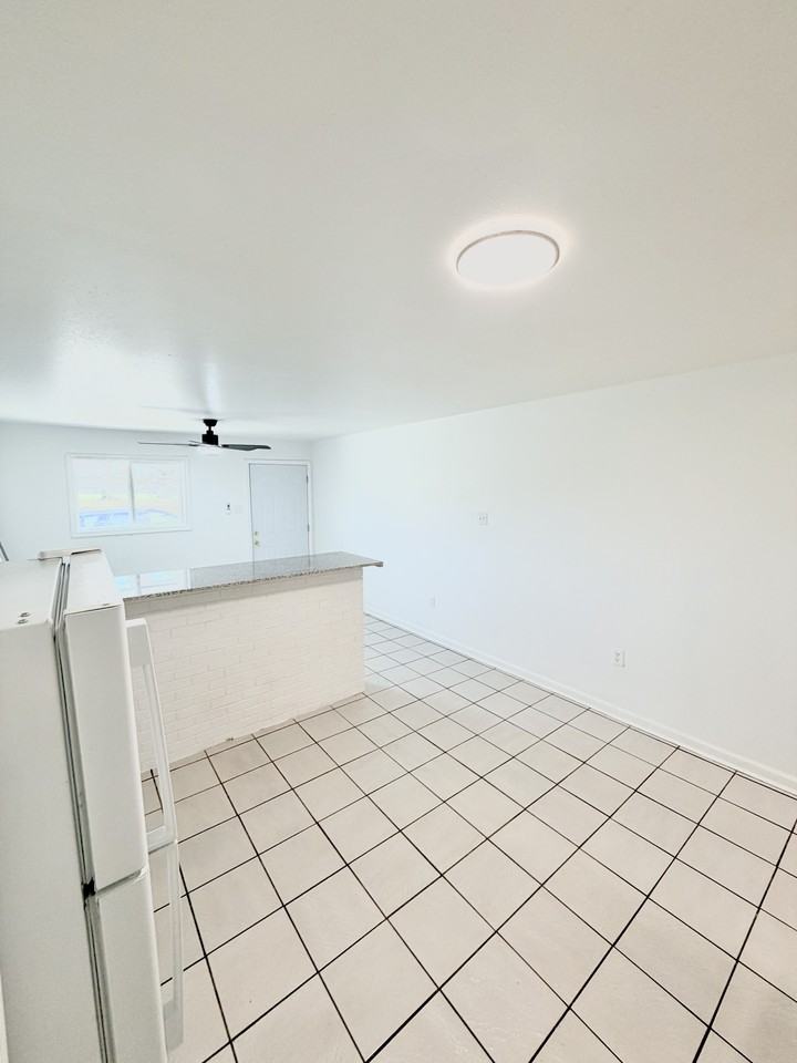 3321 Laplace St #D - Photo 6 of 6
