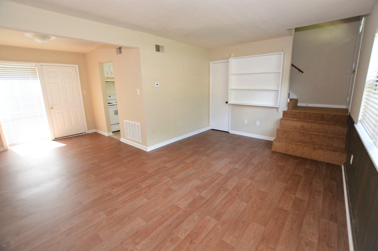 195 Overland Rd #11 - Photo 2 of 7