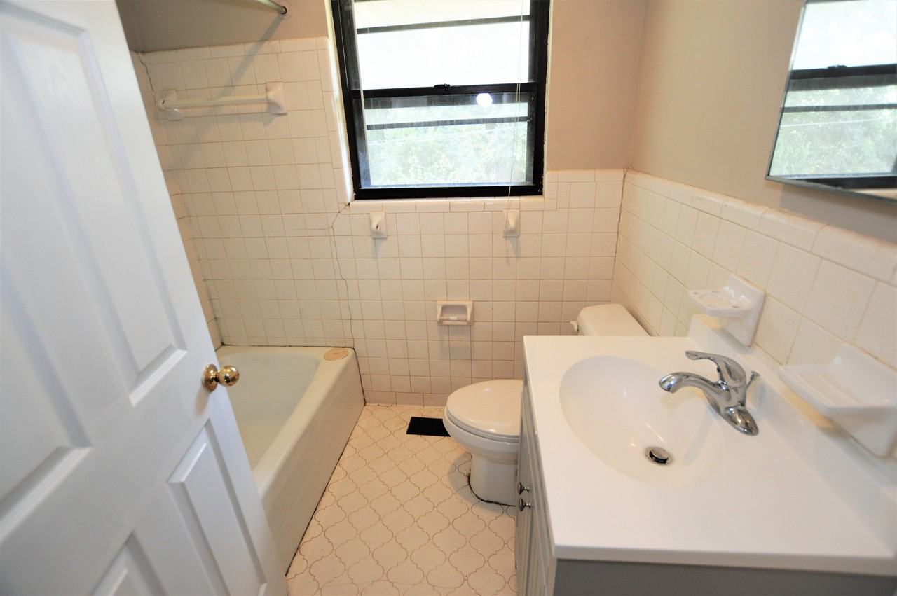 195 Overland Rd #11 - Photo 5 of 7