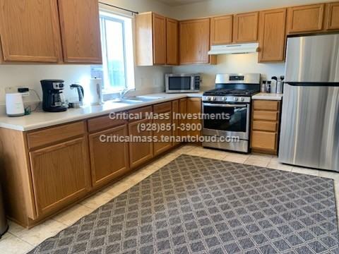 610 N Newton St #D - Photo 2 of 11