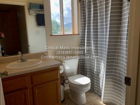 610 N Newton St #D - Photo 7 of 11