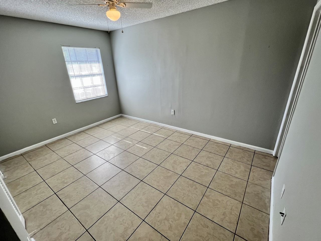 515 Oregon Ave #515 - Photo 2 of 9