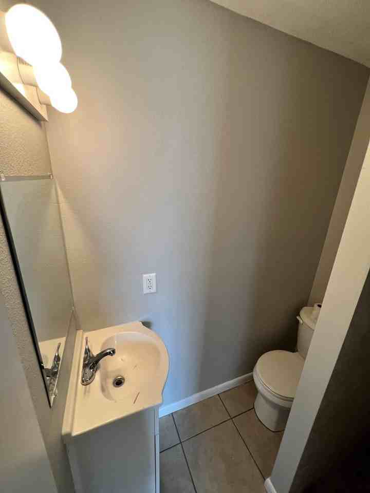 515 Oregon Ave #515 - Photo 5 of 9