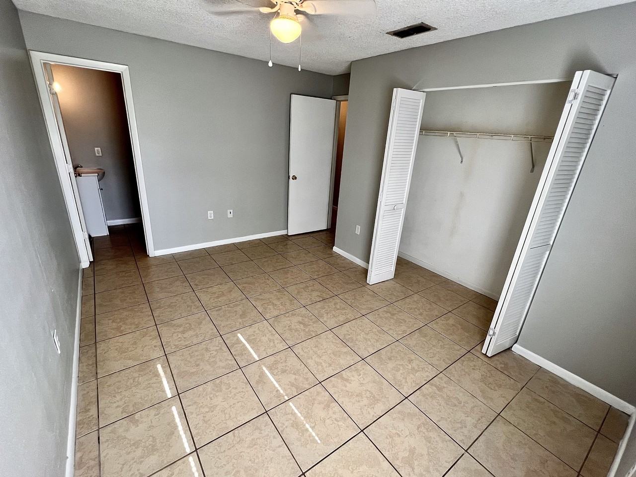 515 Oregon Ave #515 - Photo 7 of 9