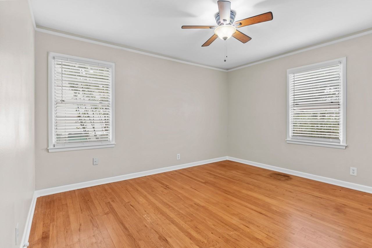 5229 Ira St - Photo 5 of 15