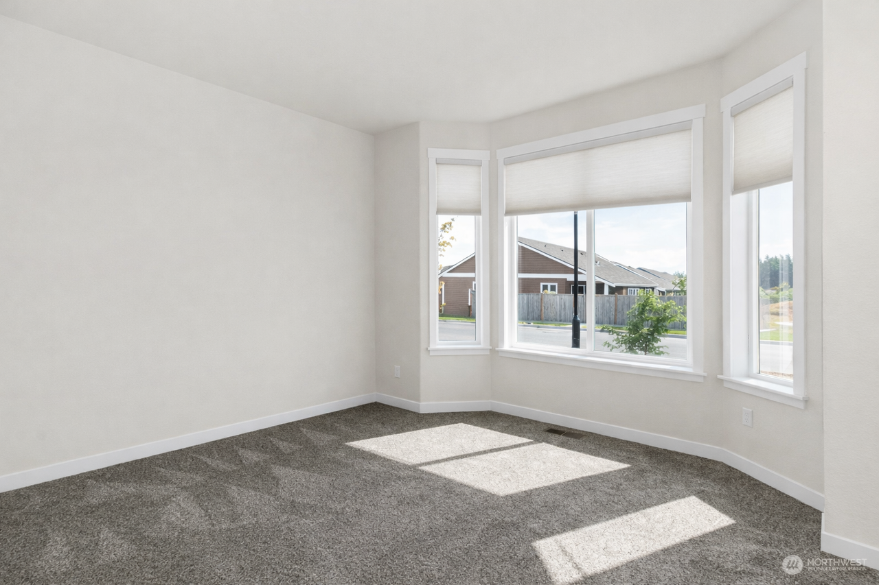 641 Maggee St Se - Photo 5 of 19