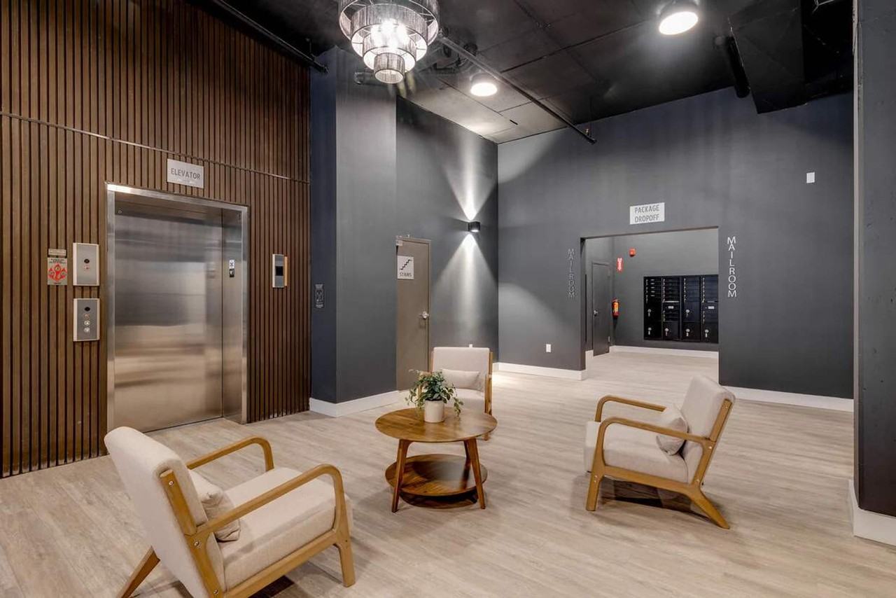 2400 E Huntingdon St #1075549P - Photo 4 of 14