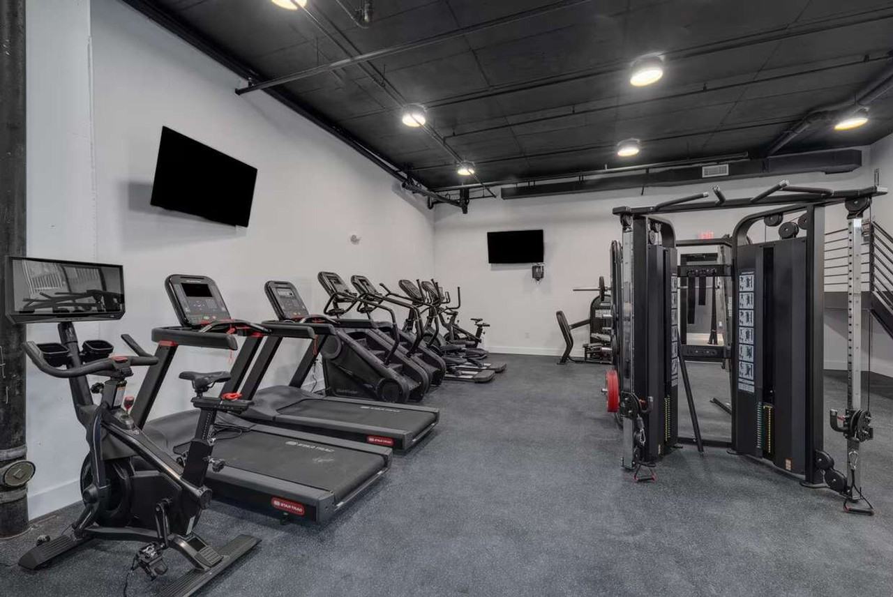 2400 E Huntingdon St #1075549P - Photo 6 of 14