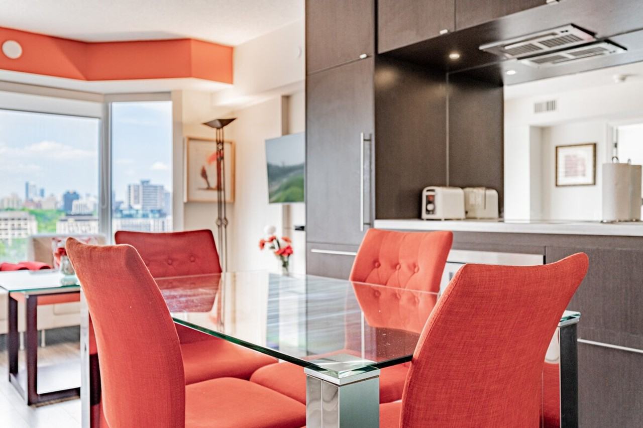 155 Yorkville Avenue - Photo 4 of 38