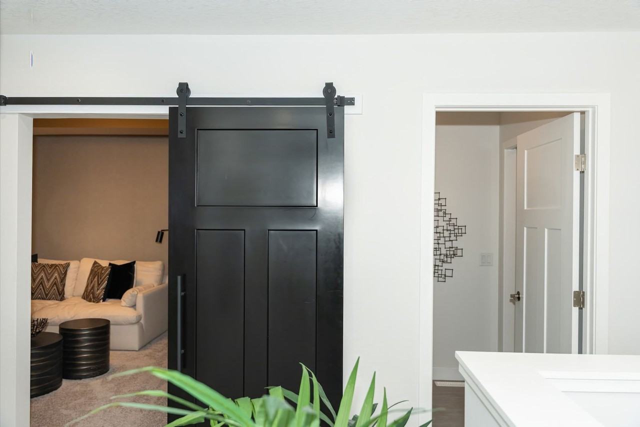 133 Corner Meadows Way Ne #1303233P - Photo 2 of 34