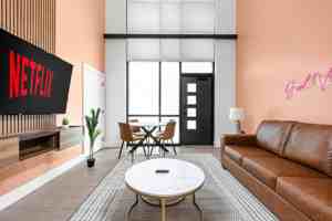 featured image of 421 N Pennsylvania St