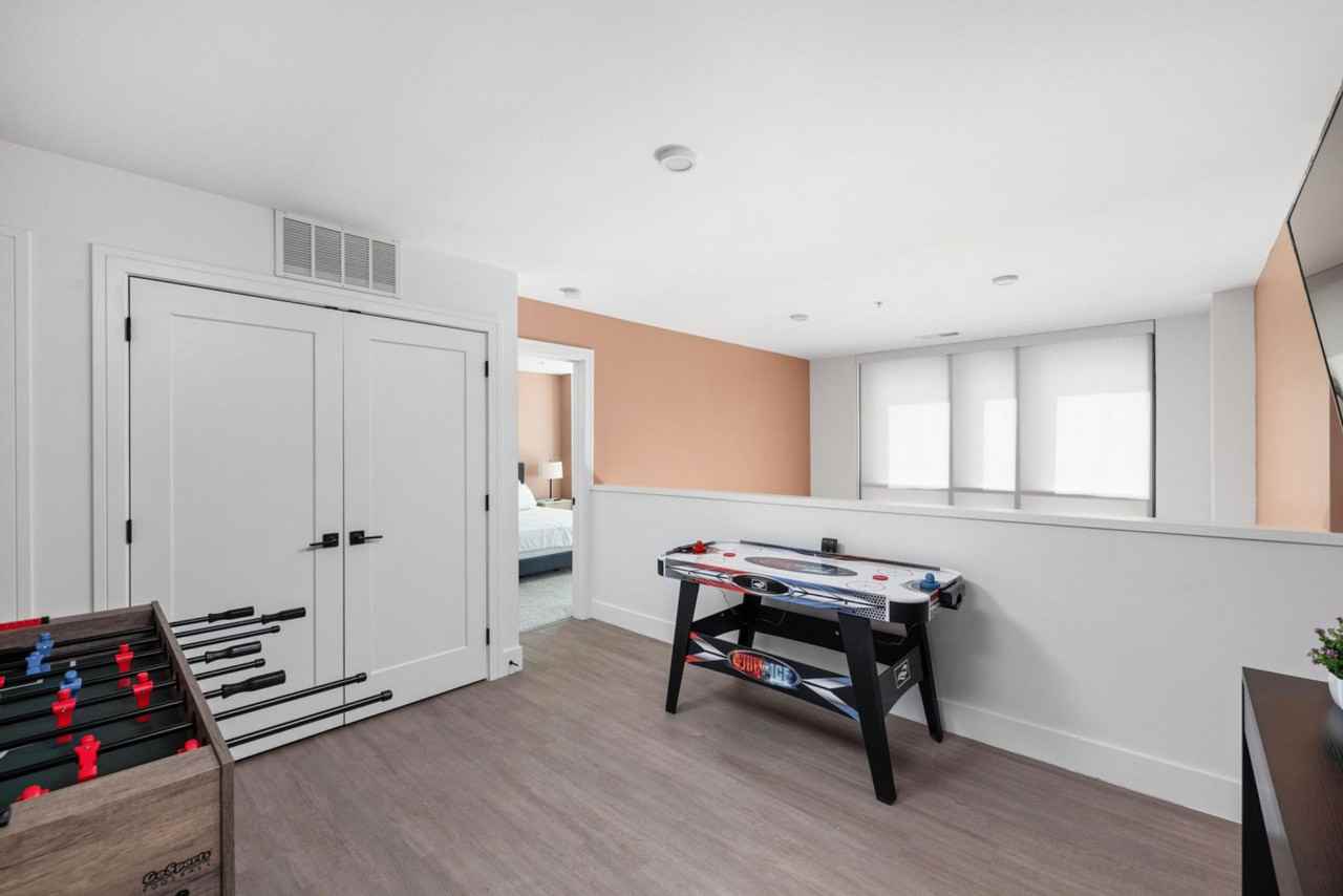 421 North Pennsylvania Street - Photo 5 of 33