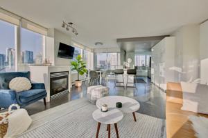 featured image of 1383 Marinaside Cres